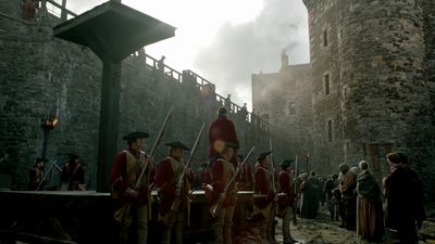OUTLANDER_-_E1X06_THE_GARRISON_COMMANDER_1865.jpg