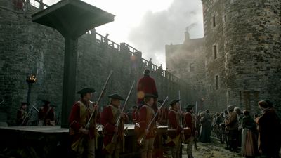 OUTLANDER_-_E1X06_THE_GARRISON_COMMANDER_1867.jpg
