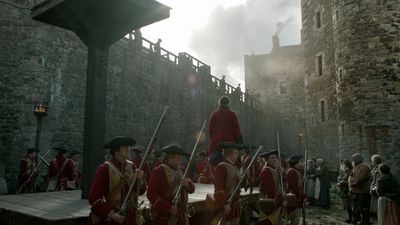OUTLANDER_-_E1X06_THE_GARRISON_COMMANDER_1872.jpg