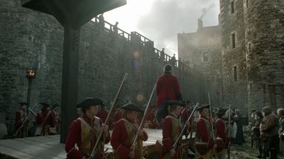 OUTLANDER_-_E1X06_THE_GARRISON_COMMANDER_1874.jpg