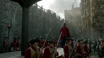 OUTLANDER_-_E1X06_THE_GARRISON_COMMANDER_1877.jpg