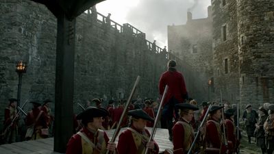 OUTLANDER_-_E1X06_THE_GARRISON_COMMANDER_1878.jpg