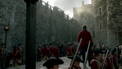 OUTLANDER_-_E1X06_THE_GARRISON_COMMANDER_1882.jpg