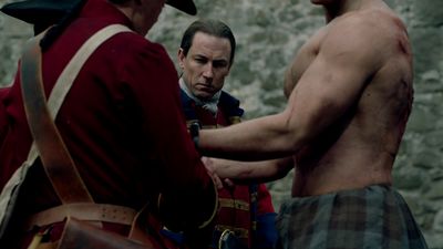 OUTLANDER_-_E1X06_THE_GARRISON_COMMANDER_1923.jpg