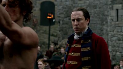 OUTLANDER_-_E1X06_THE_GARRISON_COMMANDER_1938.jpg
