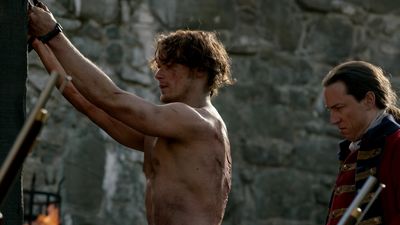 OUTLANDER_-_E1X06_THE_GARRISON_COMMANDER_1946.jpg