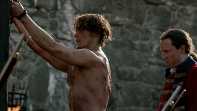 OUTLANDER_-_E1X06_THE_GARRISON_COMMANDER_1947.jpg