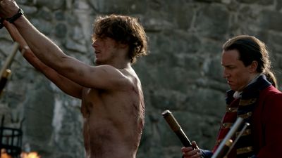 OUTLANDER_-_E1X06_THE_GARRISON_COMMANDER_1949.jpg