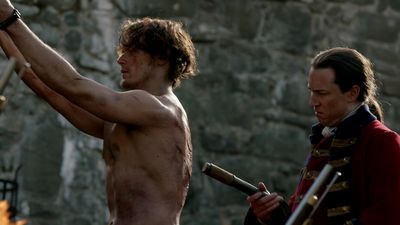 OUTLANDER_-_E1X06_THE_GARRISON_COMMANDER_1950.jpg