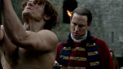 OUTLANDER_-_E1X06_THE_GARRISON_COMMANDER_1952.jpg