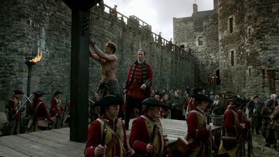 OUTLANDER_-_E1X06_THE_GARRISON_COMMANDER_1965.jpg