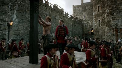 OUTLANDER_-_E1X06_THE_GARRISON_COMMANDER_1967.jpg