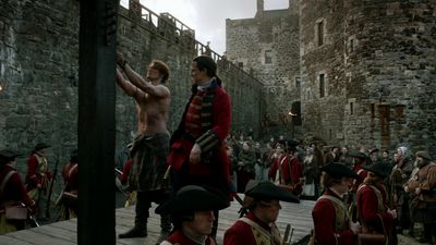 OUTLANDER_-_E1X06_THE_GARRISON_COMMANDER_1971.jpg