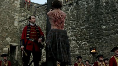 OUTLANDER_-_E1X06_THE_GARRISON_COMMANDER_1975.jpg