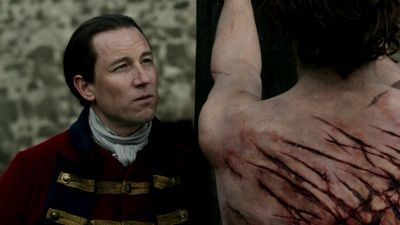 OUTLANDER_-_E1X06_THE_GARRISON_COMMANDER_1982.jpg