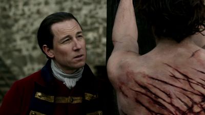 OUTLANDER_-_E1X06_THE_GARRISON_COMMANDER_1990.jpg