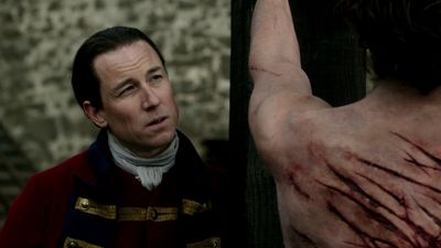 OUTLANDER_-_E1X06_THE_GARRISON_COMMANDER_1992.jpg