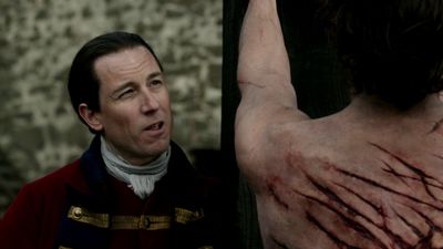 OUTLANDER_-_E1X06_THE_GARRISON_COMMANDER_1998.jpg