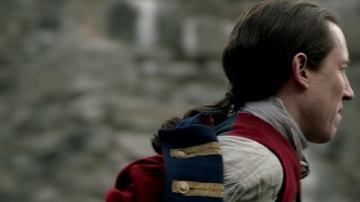 OUTLANDER_-_E1X06_THE_GARRISON_COMMANDER_2003.jpg