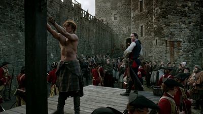 OUTLANDER_-_E1X06_THE_GARRISON_COMMANDER_2004.jpg