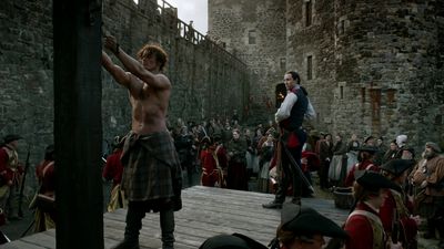 OUTLANDER_-_E1X06_THE_GARRISON_COMMANDER_2005.jpg