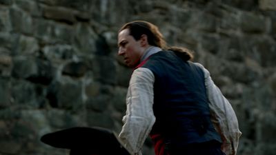 OUTLANDER_-_E1X06_THE_GARRISON_COMMANDER_2028.jpg