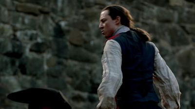 OUTLANDER_-_E1X06_THE_GARRISON_COMMANDER_2033.jpg