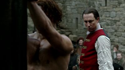 OUTLANDER_-_E1X06_THE_GARRISON_COMMANDER_2131.jpg