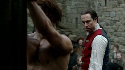 OUTLANDER_-_E1X06_THE_GARRISON_COMMANDER_2132.jpg