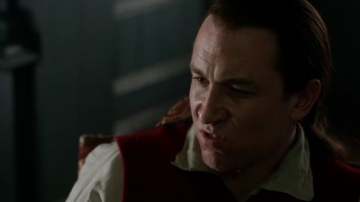 OUTLANDER_-_E1X06_THE_GARRISON_COMMANDER_2180.jpg