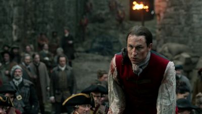OUTLANDER_-_E1X06_THE_GARRISON_COMMANDER_2310.jpg