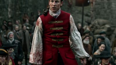 OUTLANDER_-_E1X06_THE_GARRISON_COMMANDER_2314.jpg