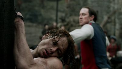 OUTLANDER_-_E1X06_THE_GARRISON_COMMANDER_2411.jpg