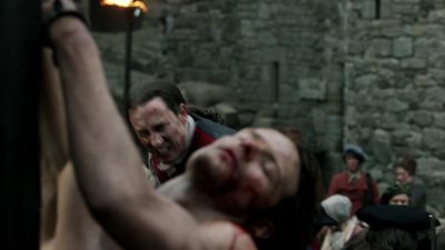 OUTLANDER_-_E1X06_THE_GARRISON_COMMANDER_2437.jpg