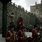 OUTLANDER_-_E1X06_THE_GARRISON_COMMANDER_1964.jpg
