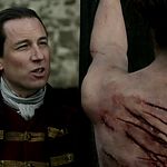 OUTLANDER_-_E1X06_THE_GARRISON_COMMANDER_1983.jpg