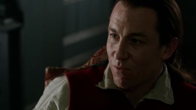 OUTLANDER_-_E1X06_THE_GARRISON_COMMANDER_2506.jpg