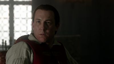 OUTLANDER_-_E1X06_THE_GARRISON_COMMANDER_2812.jpg