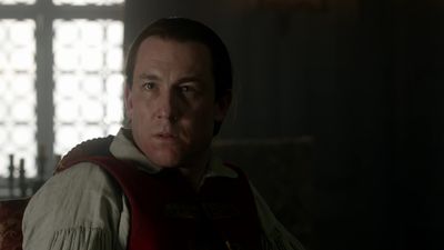OUTLANDER_-_E1X06_THE_GARRISON_COMMANDER_2813.jpg