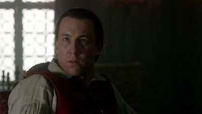 OUTLANDER_-_E1X06_THE_GARRISON_COMMANDER_2820.jpg