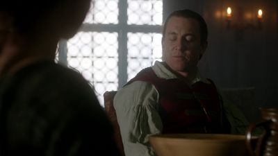OUTLANDER_-_E1X06_THE_GARRISON_COMMANDER_2999.jpg