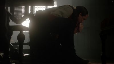 OUTLANDER_-_E1X06_THE_GARRISON_COMMANDER_3043.jpg