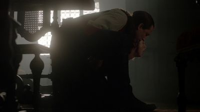OUTLANDER_-_E1X06_THE_GARRISON_COMMANDER_3045.jpg