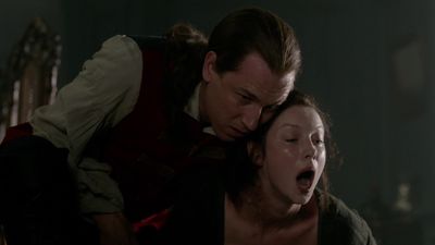OUTLANDER_-_E1X06_THE_GARRISON_COMMANDER_3066.jpg
