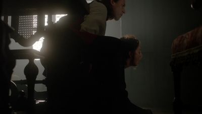 OUTLANDER_-_E1X06_THE_GARRISON_COMMANDER_3077.jpg