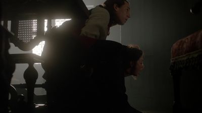 OUTLANDER_-_E1X06_THE_GARRISON_COMMANDER_3080.jpg