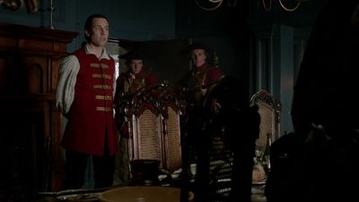 OUTLANDER_-_E1X06_THE_GARRISON_COMMANDER_3184.jpg