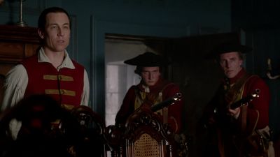 OUTLANDER_-_E1X06_THE_GARRISON_COMMANDER_3230.jpg