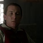 OUTLANDER_-_E1X06_THE_GARRISON_COMMANDER_2740.jpg