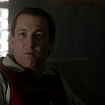 OUTLANDER_-_E1X06_THE_GARRISON_COMMANDER_2842.jpg
